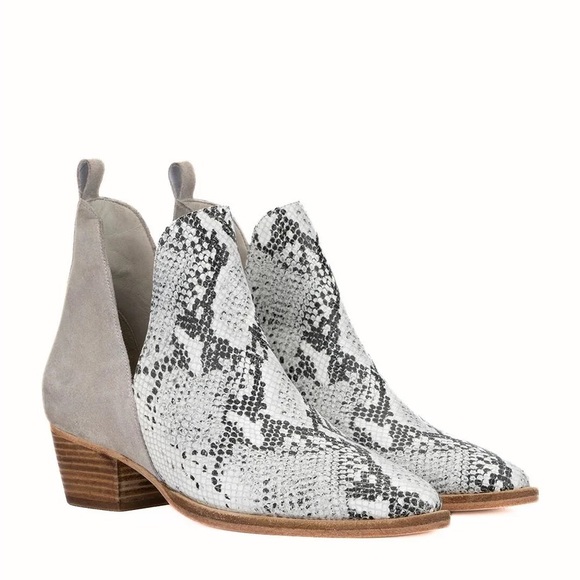 Vintage Foundry Co. Stylish Gray and White Ankle Boots with Pointed Toe - Picture 2 of 6